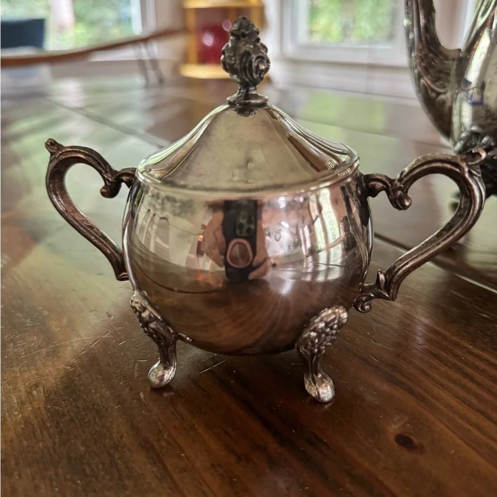 Leonard 4pc Silver plated Coffee Pot/Sugar/Creamer Set. Vintage